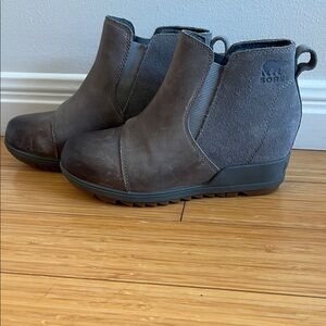 Sorel Grey Wedge Boots 6.5